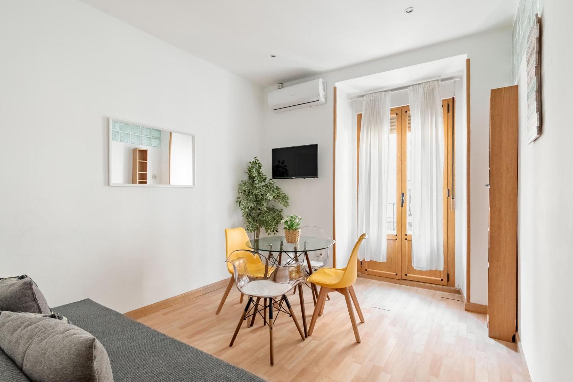 Atocha - Acogedor Apartamento, Centro De Мадрид Екстериор снимка